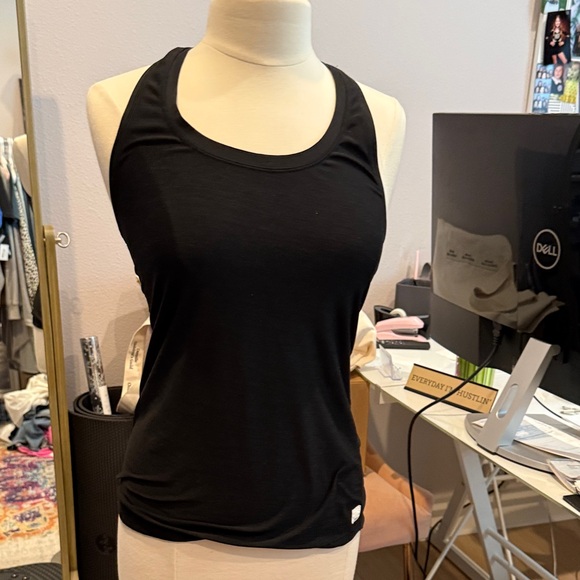 Vuori Black Women's Tank Top - Picture 4 of 5